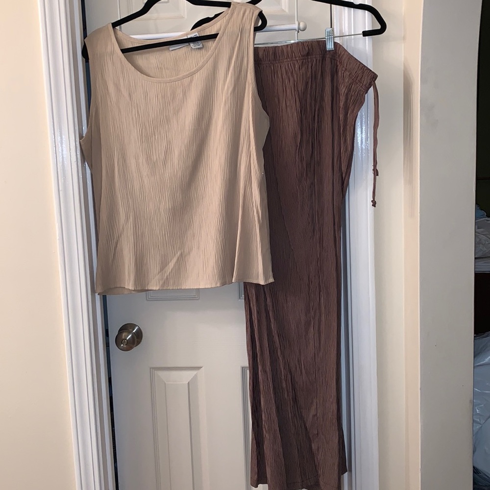 Women’s 2 piece XL Outfit Jaclyn Smith